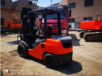 Chariot élévateur diesel TOYOTA 3-ton: photos 2