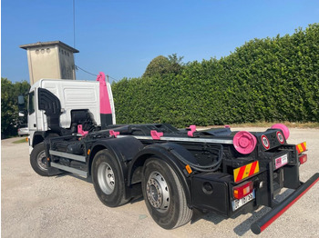 Camion ampliroll VOLVO FM9 SCARRABILE: photos 5