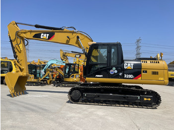 Pelle sur chenille CATERPILLAR 320D2