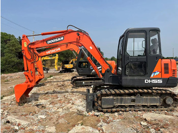 Mini pelle DOOSAN DH55