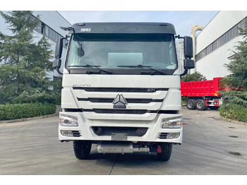 Camion citerne pour transport de carburant SINOTRUK Howo 371 Petrol Tank Truck Price for Sale in Saudi Arabia: photos 3