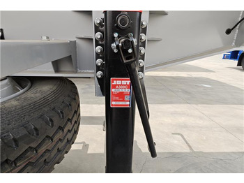 Semi-remorque citerne pour transport de carburant neuf TITAN 3 Axle Fuel Tanker Truck Trailer for Sale In Tanzania: photos 3