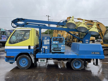 Mat d'éclairage, Camion TADANO LS-106A: photos 5