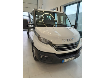 Utilitaire plateau IVECO Daily