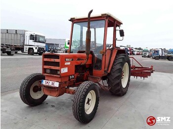 Tracteur agricole RENAULT