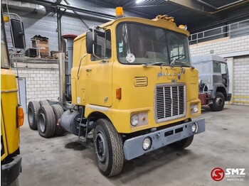 Tracteur routier MACK
