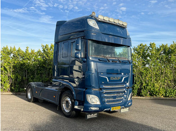 Tracteur routier DAF XF 530