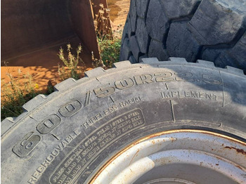Pneus et jantes pour Engins de chantier Aeolus 600/50R22.5: photos 3