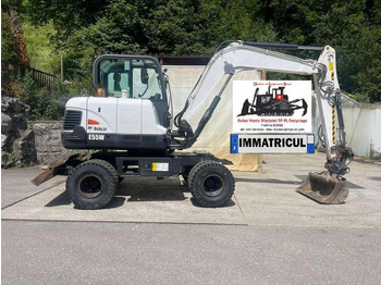 Pelle sur pneus BOBCAT E55