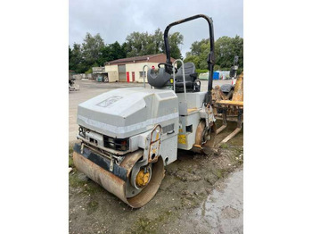 Rouleau compresseur CATERPILLAR CB24