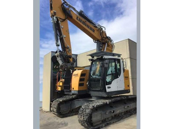 Pelle sur chenille LIEBHERR R 926