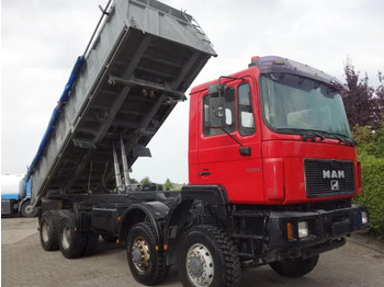 Camion benne MAN
