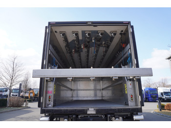 Camion frigorifique pour transport de viande MAN TGM 18.320 / CHEREAU meat hook refrigerator / Carcass elevator: photos 3