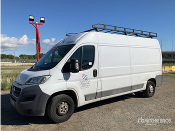 Fourgon utilitaire FIAT Ducato
