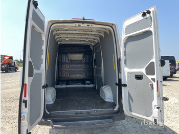 Fourgon utilitaire 2020 Volkswagen Crafter Panel Medium Wheelbase 2.0 TDI ... Van Truck: photos 5