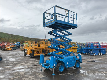 Nacelle ciseaux 2014 Haulotte Compact 12DX 4x4 Diesel Scissor Lift: photos 2