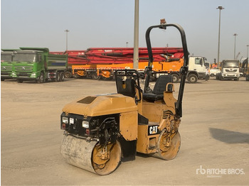 Compacteur CATERPILLAR