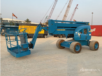 Nacelle articulée JLG