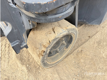 Chariot élévateur diesel 2012 Combilift C2500CB 2.5 ton Forklift: photos 4 Chariot élévateur diesel 2012 Combilift C2500CB 2.5 ton Forklift: photos 4