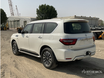 SUV 2015 Nissan Patrol Platinum 4x4 SUV: photos 4