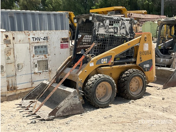 Mini chargeuse CATERPILLAR 216B3
