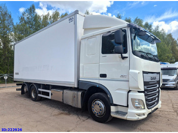 Camion isothermique DAF XF 106 440