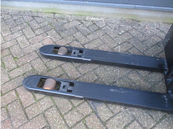 Gerbeur Toyota SWE 080L: photos 5 Gerbeur Toyota SWE 080L: photos 5