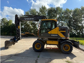 Pelle sur pneus VOLVO EWR150E