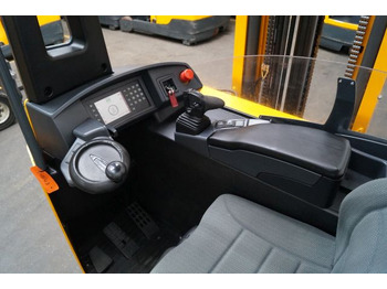 Chariot à mât rétractable Jungheinrich ETV216: photos 3 Chariot à mât rétractable Jungheinrich ETV216: photos 3