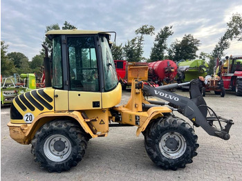 Chargeuse sur pneus VOLVO L30B