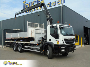 Camion grue IVECO EuroTrakker