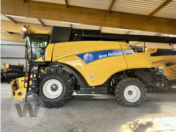Moissonneuse-batteuse NEW HOLLAND CR9090