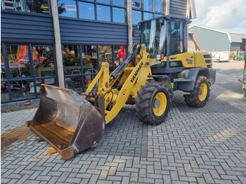 Chargeuse sur pneus YANMAR