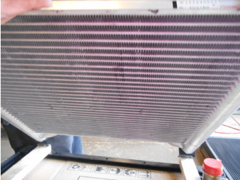 Radiateur d'huile pour Engins de chantier Kobelco YY05P00004S010 -: photos 2