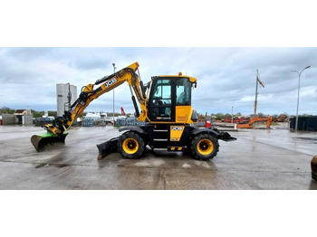 Pelle sur pneus JCB
