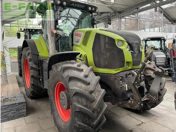 Tracteur agricole CLAAS Axion 830