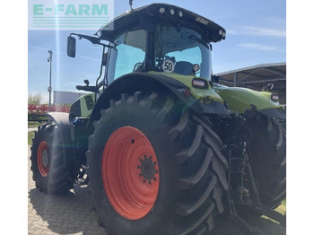 Tracteur agricole CLAAS Axion 830