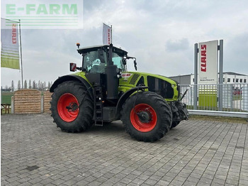 Tracteur agricole CLAAS Axion 930