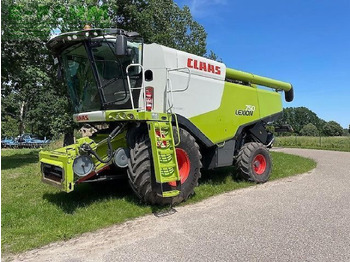Moissonneuse-batteuse CLAAS Lexion 750