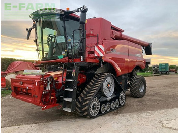 Moissonneuse-batteuse CASE IH