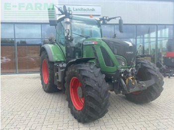 Tracteur agricole FENDT 718 Vario