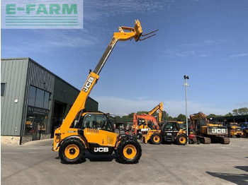 Mini pelle JCB