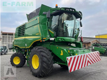 Moissonneuse-batteuse JOHN DEERE T560