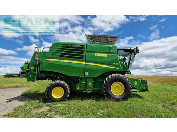 Moissonneuse-batteuse JOHN DEERE T670