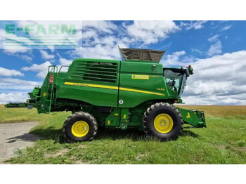 Moissonneuse-batteuse JOHN DEERE T670