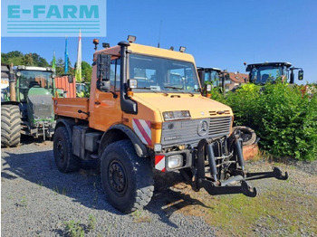 Véhicule de voirie/ Spécial UNIMOG