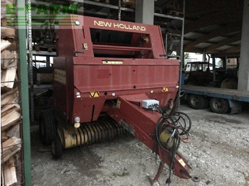 Presse à balles cubiques NEW HOLLAND