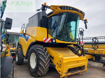 Moissonneuse-batteuse NEW HOLLAND
