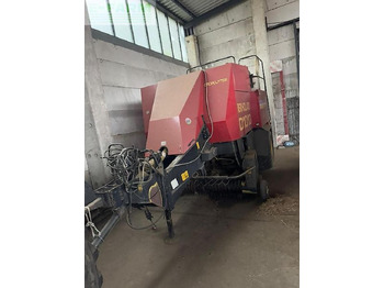 Presse à balles cubiques NEW HOLLAND