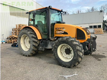 Tracteur agricole RENAULT